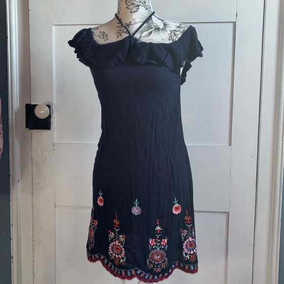 Aeropostale Dresses & Skirts - Blue Halter Top Summer Dress Flirty Floral Embroidery Ruffle Off Shoulder XS